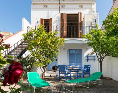 Terraced house at the beach – Lluis Domenech, Canet de Mar